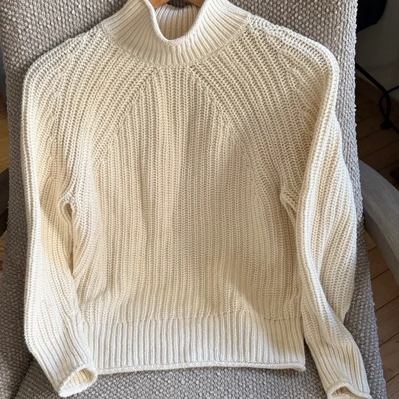 J. Crew 100% Cotton Cable Knit Sweater XS - Picture 3 of 4